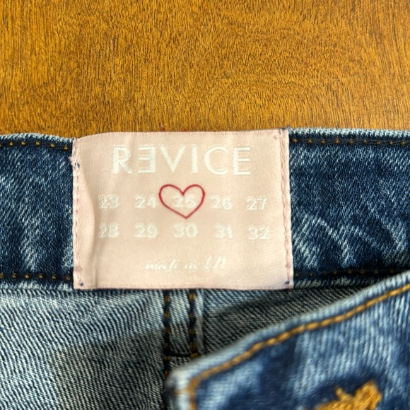 EUC!🩷REVICE denim jeans with butterfly decorations!Size 25 - Picture 5 of 8